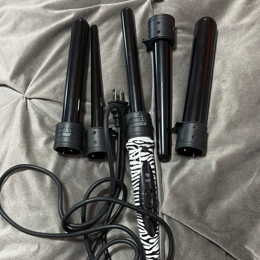 Zebra Print Curling Wand Set with Interchangeable Barrels